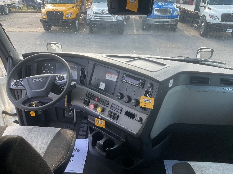 Used 2022 Freightliner Cascadia - photo 14