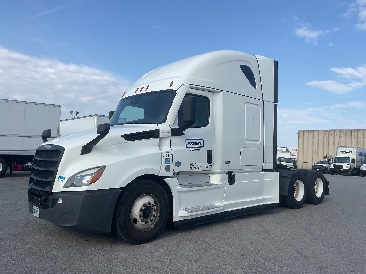 Used 2022 Freightliner Cascadia - photo 5