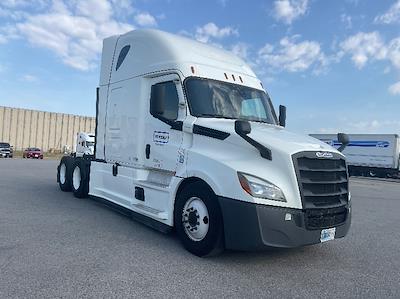 Used 2022 Freightliner Cascadia Detroit DD15AT Semi Truck with Sleeper Cab for sale #385497 - photo 1