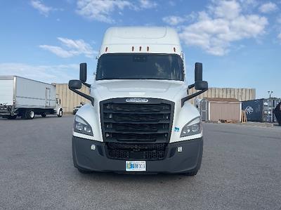 Used 2022 Freightliner Cascadia Detroit DD15AT Semi Truck with Sleeper Cab for sale #385497 - photo 2