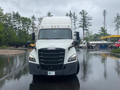 Used 2022 Freightliner Cascadia Detroit DD15AT Semi Truck with Sleeper Cab for sale #385499 - photo 2