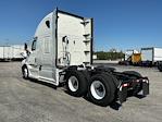 Used 2022 Freightliner Cascadia Detroit DD15AT Semi Truck with Sleeper Cab for sale #385501 - photo 5