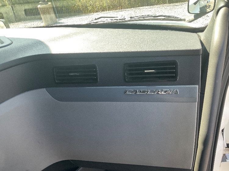 Used 2022 Freightliner Cascadia - photo 16