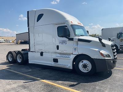 Used 2022 Freightliner Cascadia Detroit DD15AT Semi Truck with Sleeper Cab for sale #385519 - photo 1