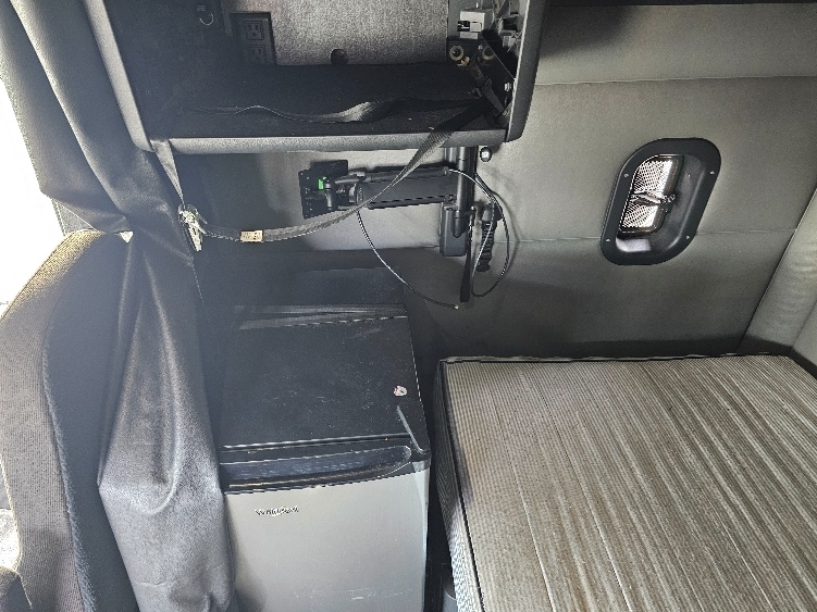 Used 2022 Freightliner Cascadia - photo 21