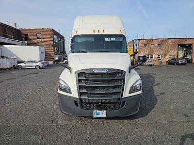 Used 2022 Freightliner Cascadia Detroit DD15AT Semi Truck with Sleeper Cab for sale #385524 - photo 2