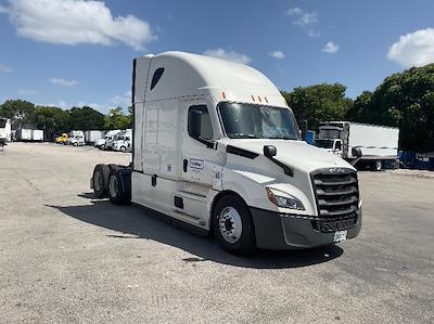 Used 2022 Freightliner Cascadia Detroit DD15AT Semi Truck with Sleeper Cab for sale #385531 - photo 1