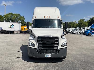 Used 2022 Freightliner Cascadia Detroit DD15AT Semi Truck with Sleeper Cab for sale #385531 - photo 2