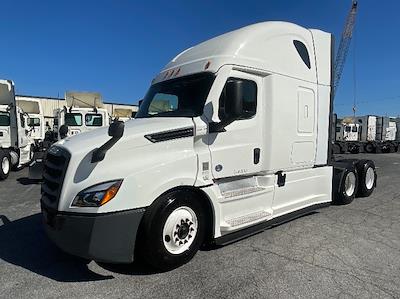 Used 2022 Freightliner Cascadia Detroit DD15AT Semi Truck with Sleeper Cab for sale #385547 - photo 1