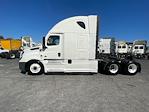Used 2022 Freightliner Cascadia Detroit DD15AT Semi Truck with Sleeper Cab for sale #385547 - photo 4