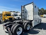 Used 2022 Freightliner Cascadia Detroit DD15AT Semi Truck with Sleeper Cab for sale #385547 - photo 7