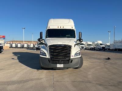 Used 2022 Freightliner Cascadia Detroit DD15AT Semi Truck with Sleeper Cab for sale #385549 - photo 2