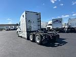 Used 2022 Freightliner Cascadia Detroit DD15AT Semi Truck with Sleeper Cab for sale #385551 - photo 5