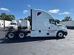 Used 2022 Freightliner Cascadia Detroit DD15AT Semi Truck with Sleeper Cab for sale #385551 - photo 8
