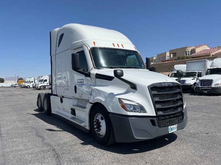 Used 2022 Freightliner Cascadia - photo 1