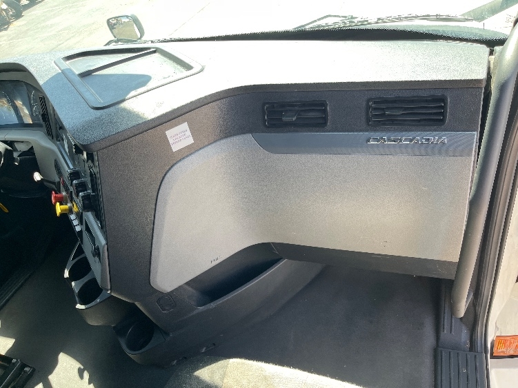 Used 2022 Freightliner Cascadia - photo 16