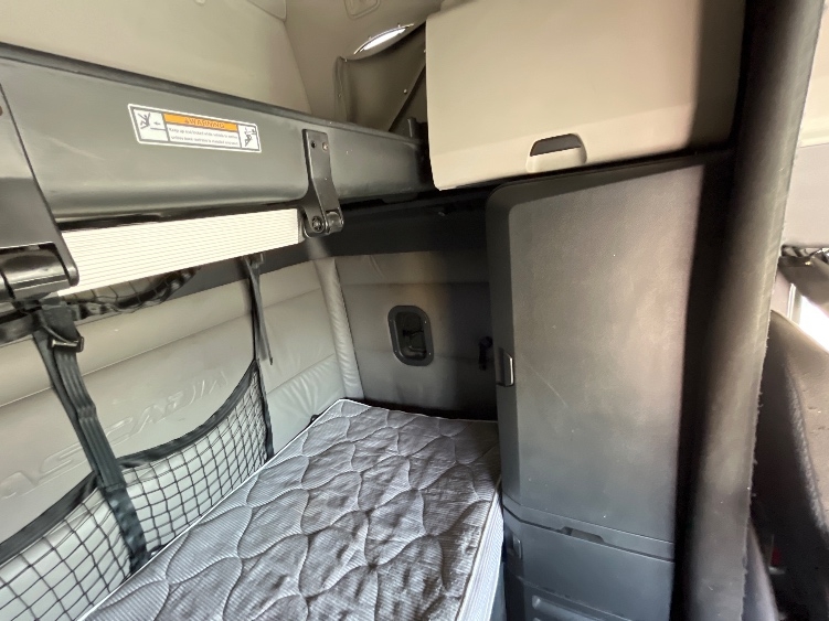 Used 2022 Freightliner Cascadia - photo 19