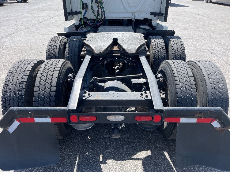 Used 2022 Freightliner Cascadia - photo 8