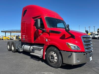 Used 2021 Freightliner Cascadia - photo 1