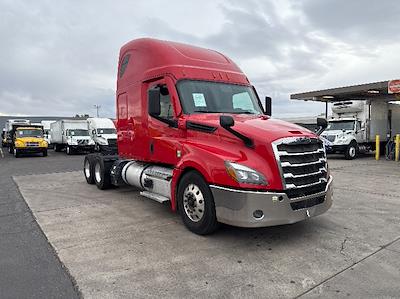 Used 2021 Freightliner Cascadia Detroit DD15AT Semi Truck with Sleeper Cab for sale #385894 - photo 1