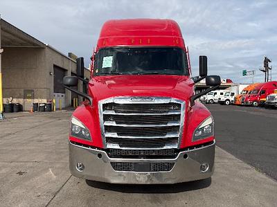 Used 2021 Freightliner Cascadia Detroit DD15AT Semi Truck with Sleeper Cab for sale #385897 - photo 2