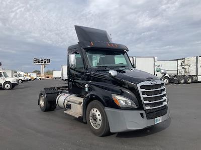 Used 2021 Freightliner Cascadia - photo 1