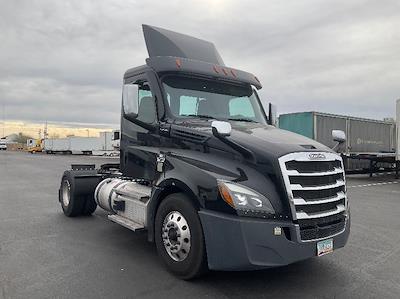 Used 2021 Freightliner Cascadia - photo 1