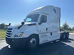 Used 2021 Freightliner Cascadia Detroit DD15AT Semi Truck with Sleeper Cab for sale #386379 - photo 3