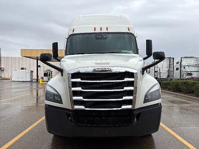 Used 2021 Freightliner Cascadia Detroit DD15AT Semi Truck with Sleeper Cab for sale #386383 - photo 2