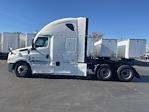 Used 2021 Freightliner Cascadia Detroit DD15AT Semi Truck with Sleeper Cab for sale #386387 - photo 4