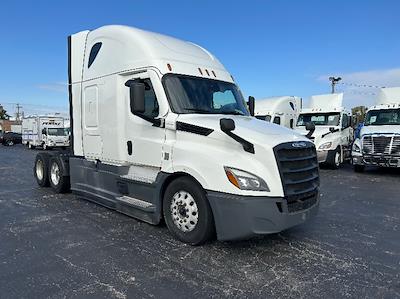 Used 2021 Freightliner Cascadia Detroit DD15AT Semi Truck with Sleeper Cab for sale #386486 - photo 1