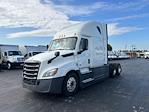 Used 2021 Freightliner Cascadia Detroit DD15AT Semi Truck with Sleeper Cab for sale #386486 - photo 3