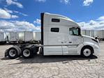 Used 2022 Volvo VNL Volvo D13 Semi Truck for sale #386896 - photo 8