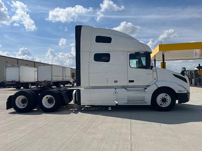 Used 2022 Volvo VNL Volvo D13 Semi Truck for sale #386938 - photo 1