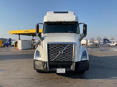 Used 2022 Volvo VNL - photo 1