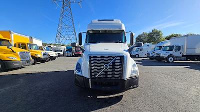 Used 2022 Volvo VNL Volvo D13 Semi Truck for sale #386992 - photo 2