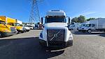 Used 2022 Volvo VNL Volvo D13 Semi Truck for sale #386992 - photo 2
