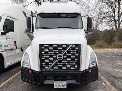 Used 2022 Volvo VNL - photo 1
