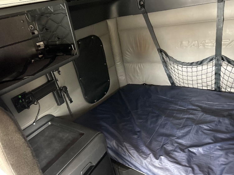 Used 2021 Freightliner Cascadia - photo 20