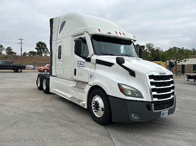 Used 2021 Freightliner Cascadia Detroit DD15AT Semi Truck with Sleeper Cab for sale #387318 - photo 1