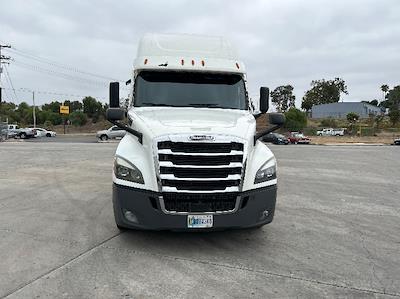 Used 2021 Freightliner Cascadia Detroit DD15AT Semi Truck with Sleeper Cab for sale #387318 - photo 2