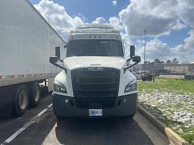 Used 2021 Freightliner Cascadia - photo 1