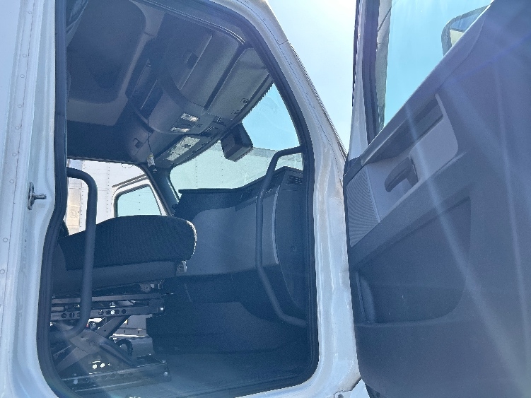 Used 2021 Freightliner Cascadia - photo 15