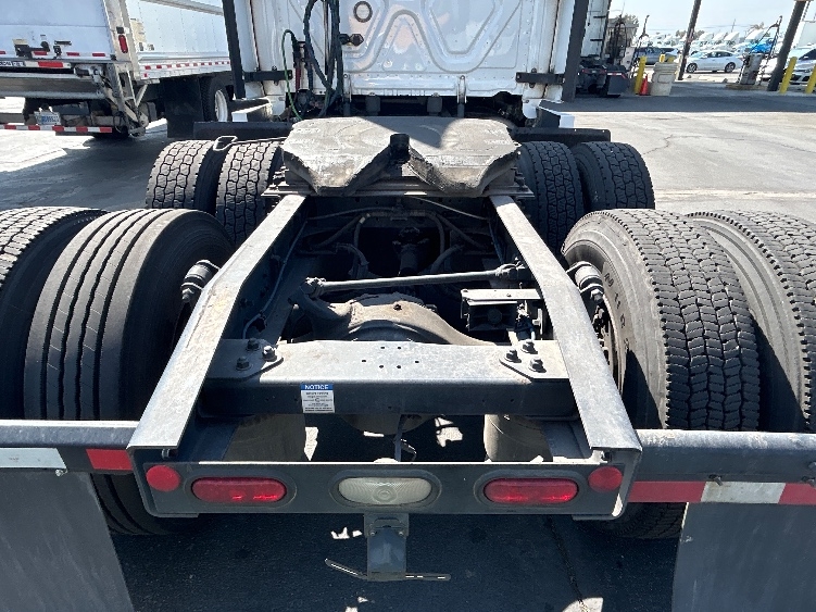 Used 2021 Freightliner Cascadia - photo 8