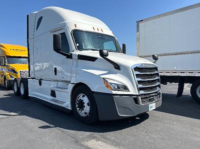 Used 2021 Freightliner Cascadia Detroit DD15AT Semi Truck with Sleeper Cab for sale #387607 - photo 1