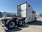 Used 2021 Freightliner Cascadia Detroit DD15AT Semi Truck with Sleeper Cab for sale #387608 - photo 7