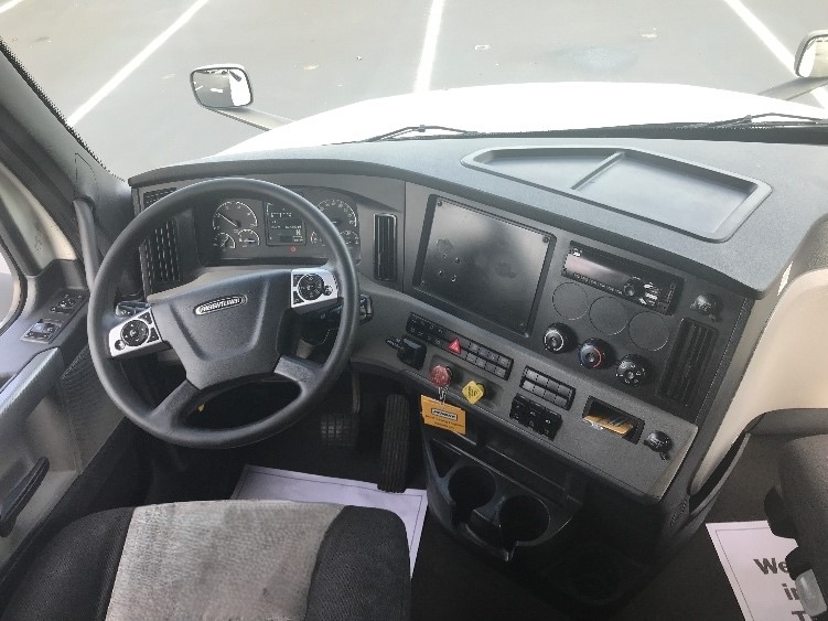 Used 2021 Freightliner Cascadia - photo 14