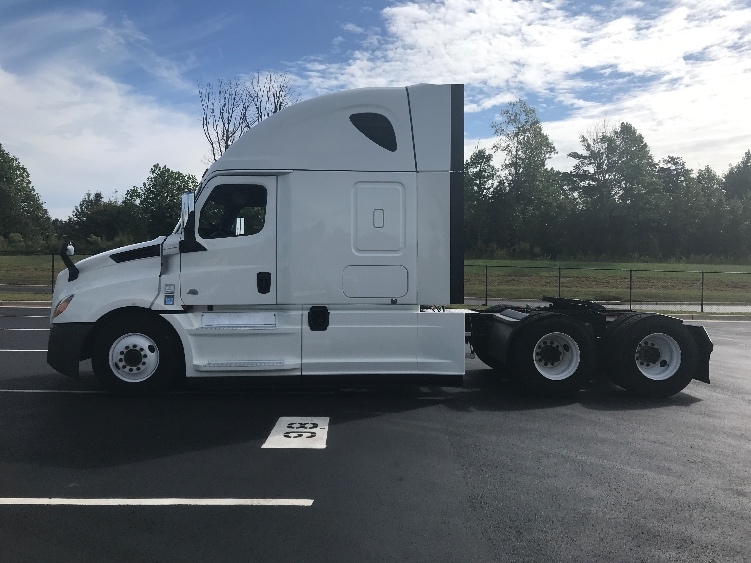 Used 2021 Freightliner Cascadia - photo 6