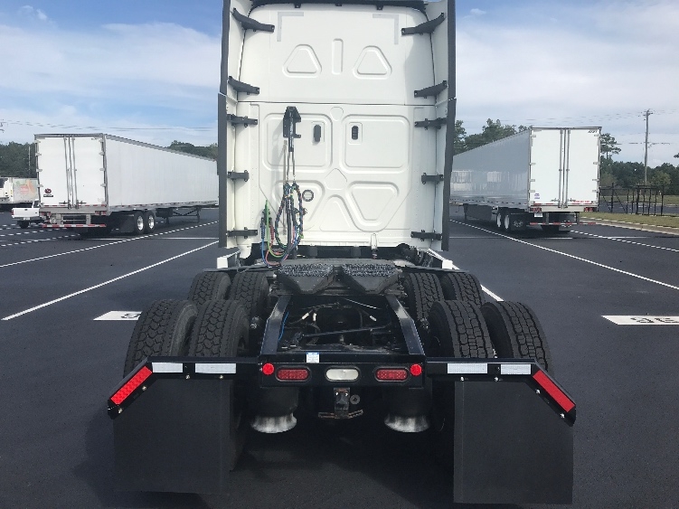 Used 2021 Freightliner Cascadia - photo 8