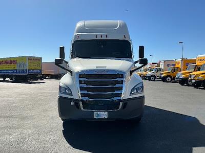 Used 2021 Freightliner Cascadia Detroit DD15AT Semi Truck with Sleeper Cab for sale #387717 - photo 2